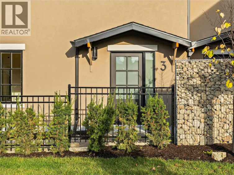 3-2957 Conlin Court, Kelowna, BC, V1Y 7S7