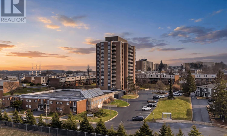 303-5572 Ridge Road North