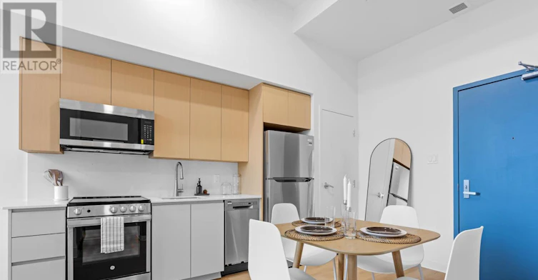 101 Champagne Avenue S, Ottawa, ON, K1S 4P3 - 2