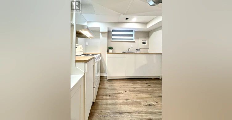 BSMT-5285 Woodhaven Court, Burlington, ON, L7L 3T7 - 12