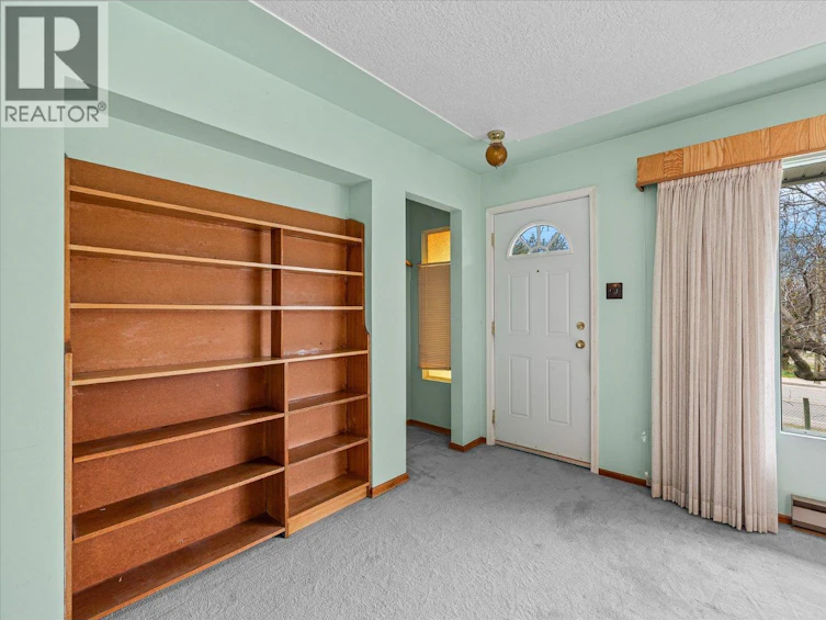 4693 Raymer Road, Kelowna, BC, V1W 1J4 - 4