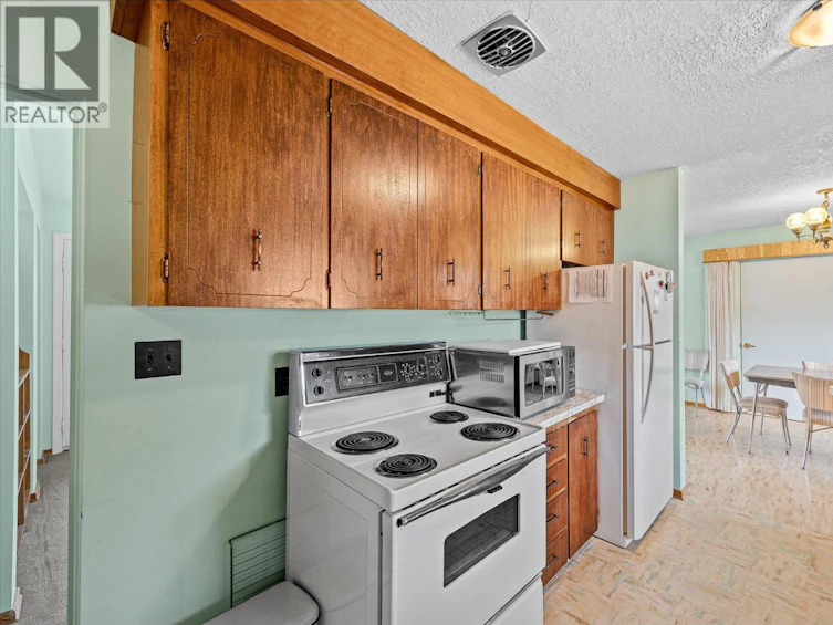 4693 Raymer Road, Kelowna, BC, V1W 1J4 - 10