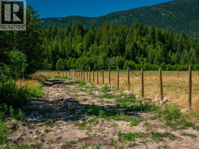 2335 Pass Creek Road, Castlegar, BC, V1N 4T4 - 86