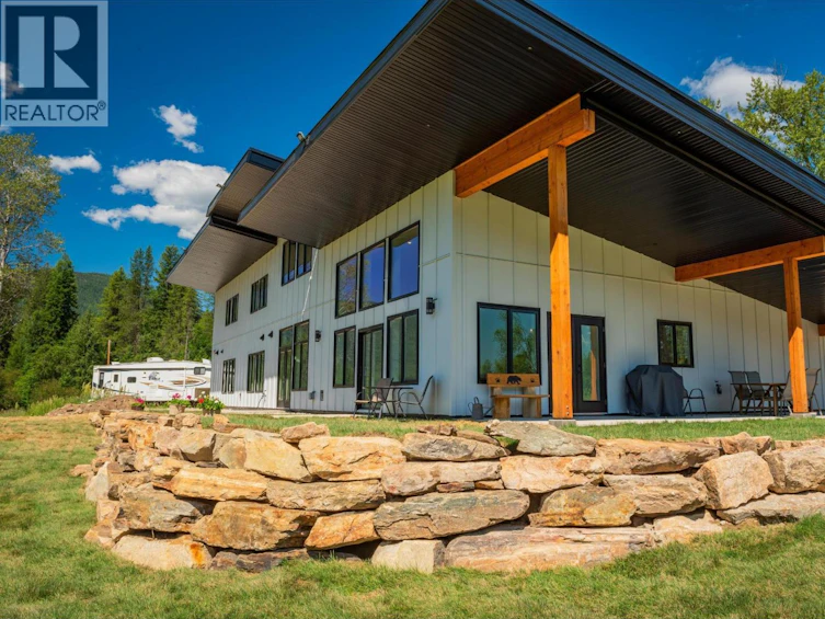 2335 Pass Creek Road, Castlegar, BC, V1N 4T4 - 17