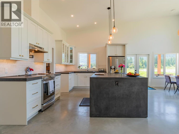 2335 Pass Creek Road, Castlegar, BC, V1N 4T4 - 22