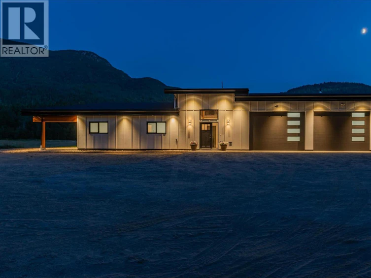 2335 Pass Creek Road, Castlegar, BC, V1N 4T4 - 13