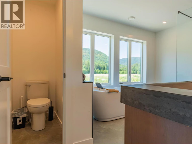 2335 Pass Creek Road, Castlegar, BC, V1N 4T4 - 42
