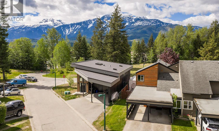 133 Greely Crescent