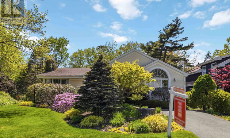 40 Wedgewood Avenue