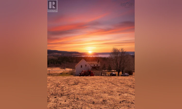 2041 Strathlorne Scotsville Road