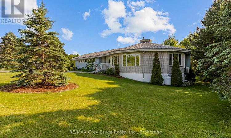 15 Isthmus Bay Road