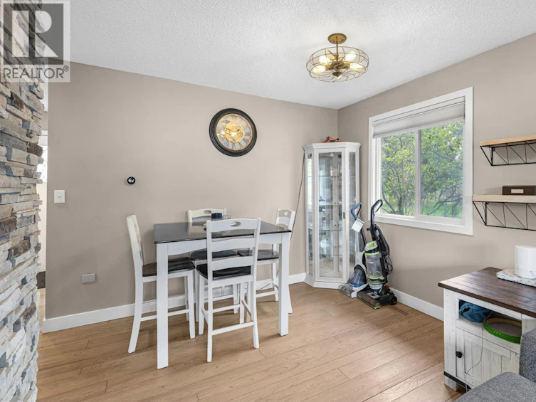 11438 E Okanagan Centre Road, Lake Country, BC, V4V 1G7 - 9
