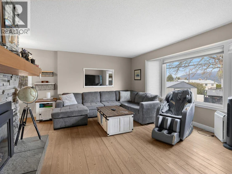 11438 E Okanagan Centre Road, Lake Country, BC, V4V 1G7 - 6