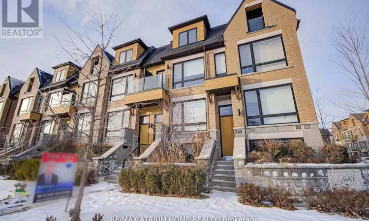 252B Finch Avenue E