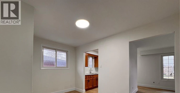 Upper-23 Arrowhead Crescent, Kitchener, ON, N2P 1C1 - 2