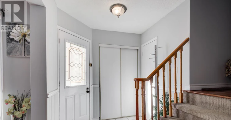 913 Dyer Court, Oshawa, ON, L1K 1V9 - 3