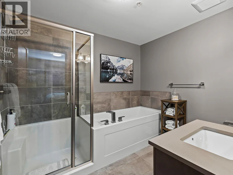 305-5300B Big White Road, Big White, BC, V1P 1P3 - 15