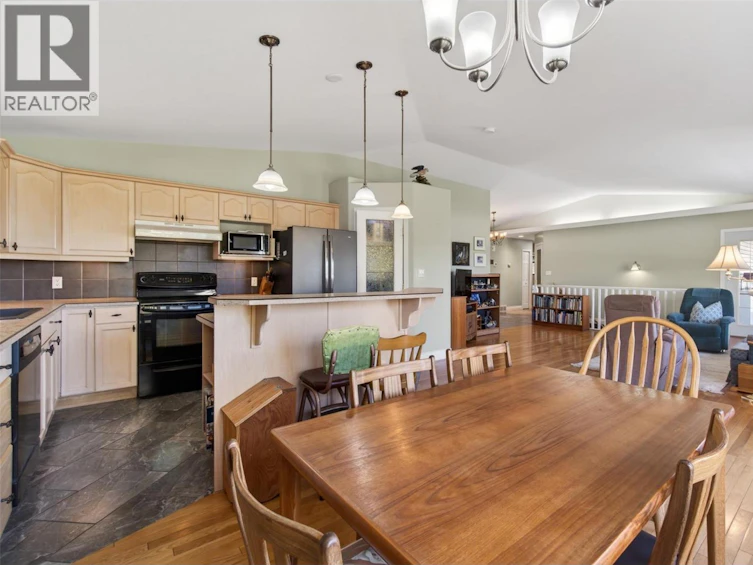 3181 SE 8 Avenue, Salmon Arm, BC, V1E 1S1 - 20
