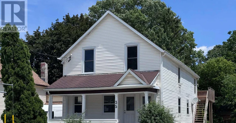 UPPER-35 Inkerman Street, St. Thomas, ON, N5P 3E9