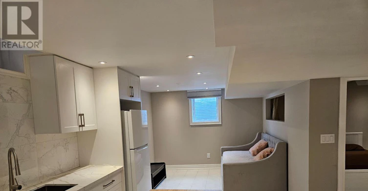 LOWER-121 Badessa Circle, Vaughan, ON, L4J 6E2 - 4