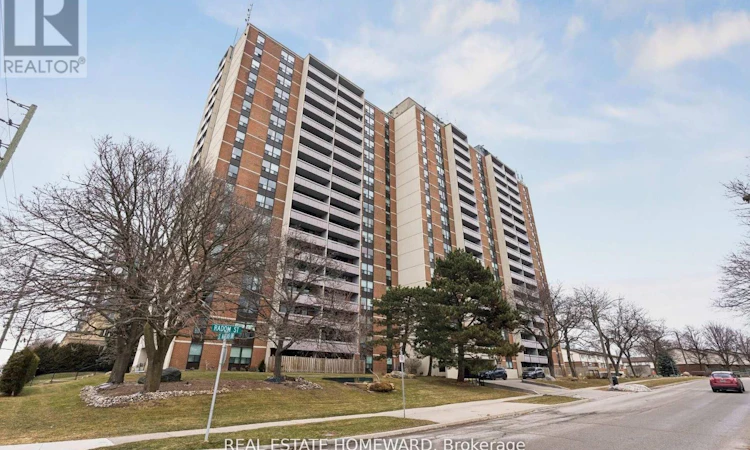 209-1210 Radom Street