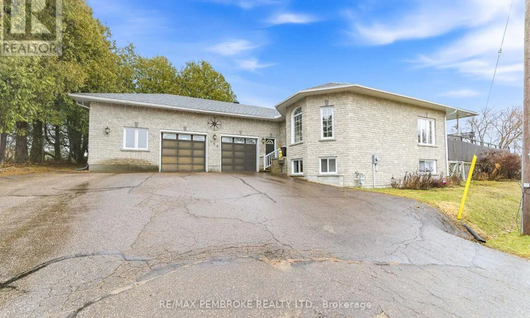 152 Reta Crescent