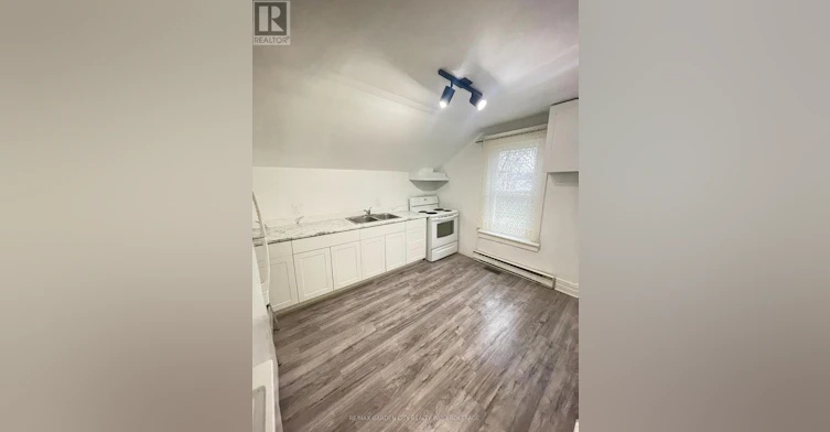 99 Page Street, St. Catharines, ON, L2R 4A8 - 4