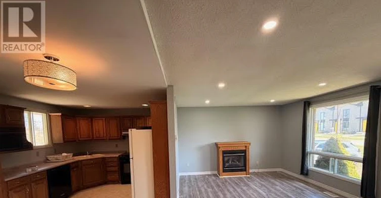 165 Railway Avenue, Komoka, ON, N0L 1R0 - 4