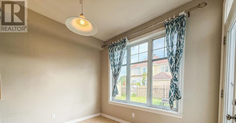 92 Selhurst Avenue, Ottawa, ON, K2G 7C9 - 12