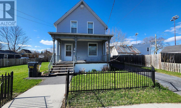 439 3rd Street E