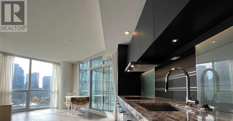 1702-45 Charles Street E, Toronto, ON, M4Y 0B8 - 2
