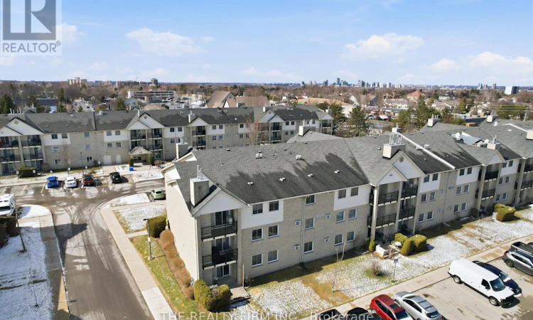 310-735 Deveron Crescent