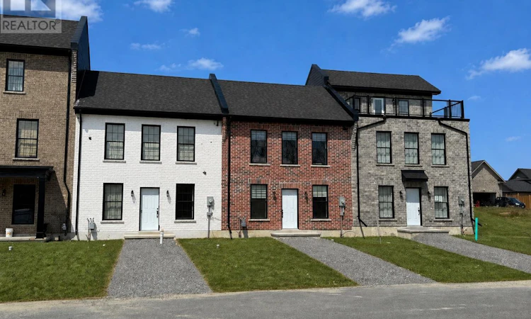 922 Kerr Street W