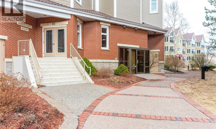 101-65 Smythe Street