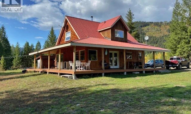 2916 Barriere Lakes Road