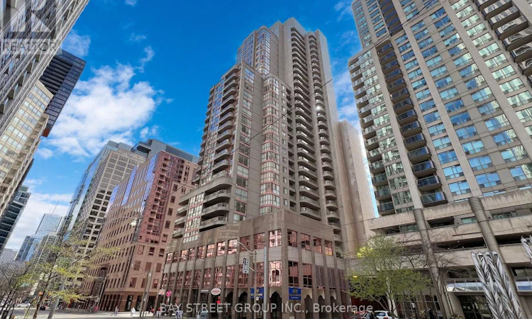 1910-736 Bay Street