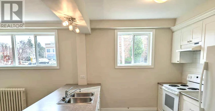 1-322 Lakeshore Road W, Mississauga, ON, L5H 1G8 - 7