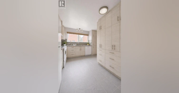 4-25 Romfield Circuit, Markham, ON, L3T 3H4 - 5