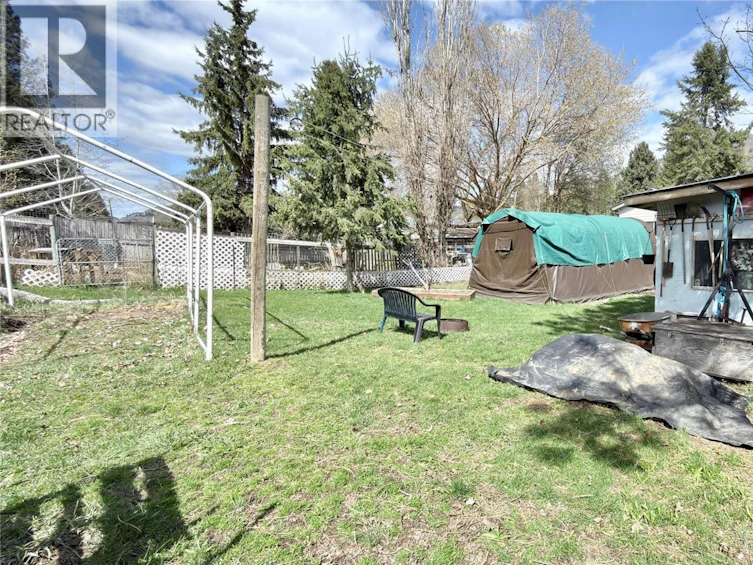 670 Central Avenue, Midway, BC, V0H 1M0 - 12