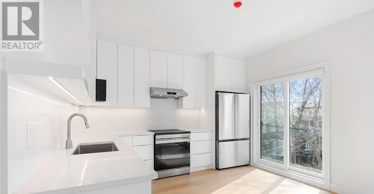 LANEWAY - UPPER-21 Farnham Avenue, Toronto, ON, M4V 1H6 - 8