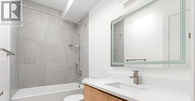 LANEWAY - UPPER-21 Farnham Avenue, Toronto, ON, M4V 1H6 - 15