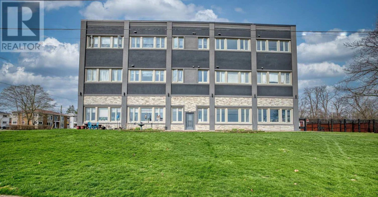 4-2 Lewis Street, Fort Erie, ON, L2A 2P7 - 2