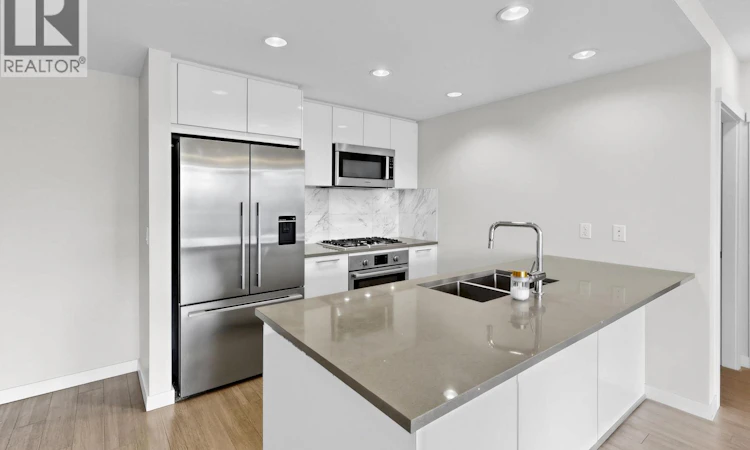 901-3281 E Kent Avenue