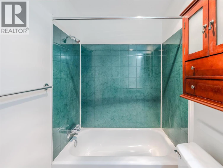 401-110 Skaha Place, Penticton, BC, V2A 7L1 - 26