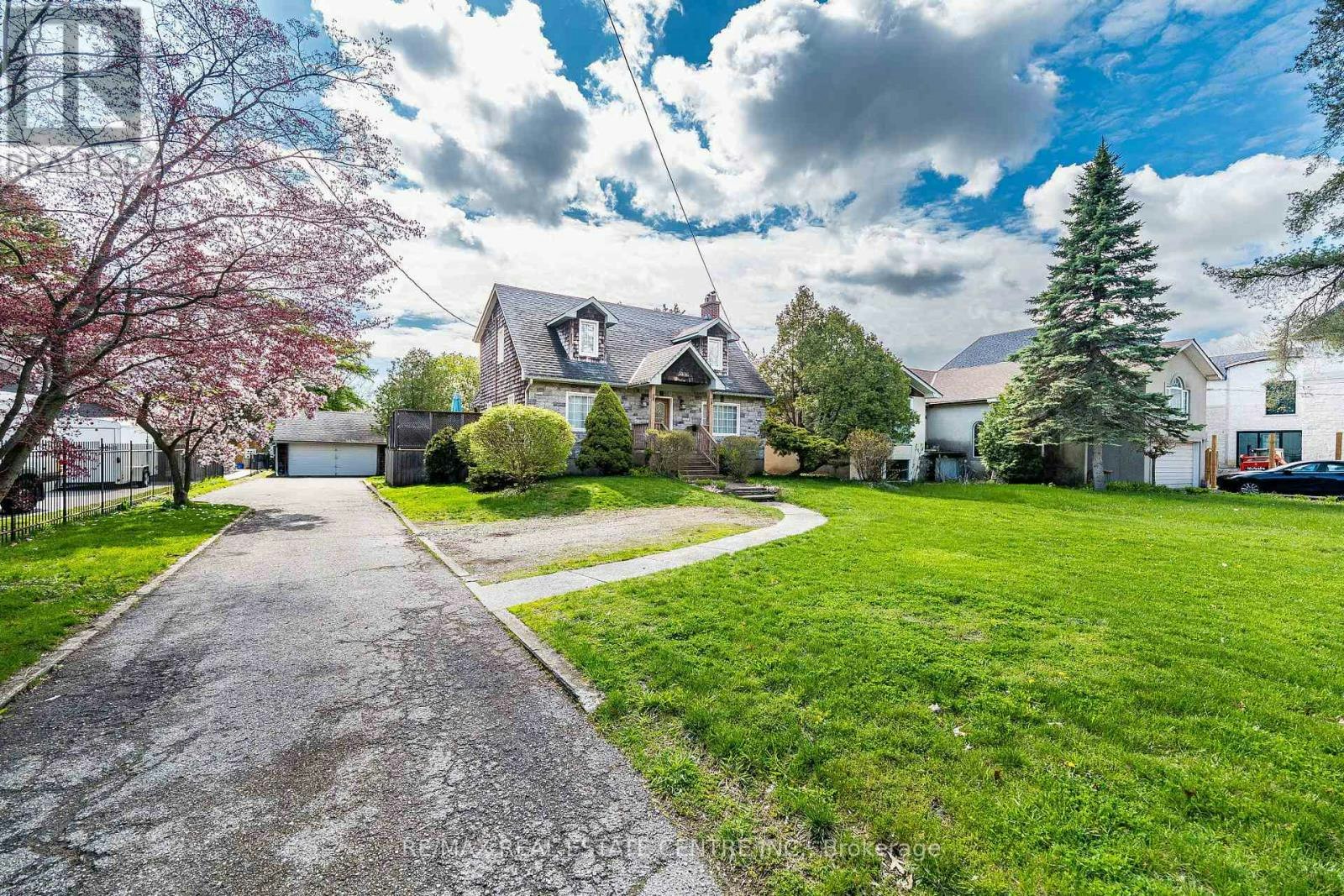 2212 Mississauga Road, Mississauga, ON, L5H 2K9