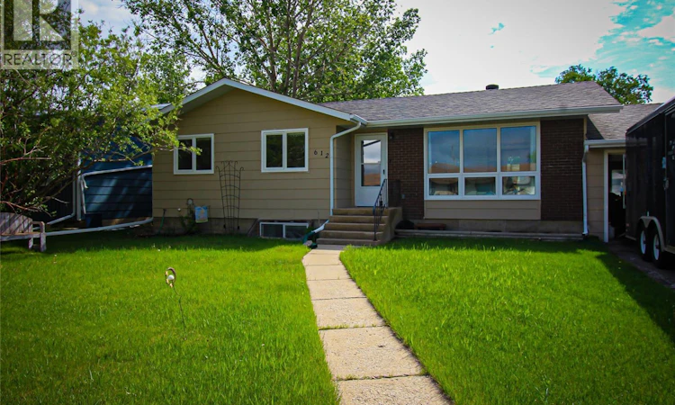 612 9th Street W
