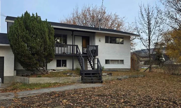 2611 Lakeshore Road