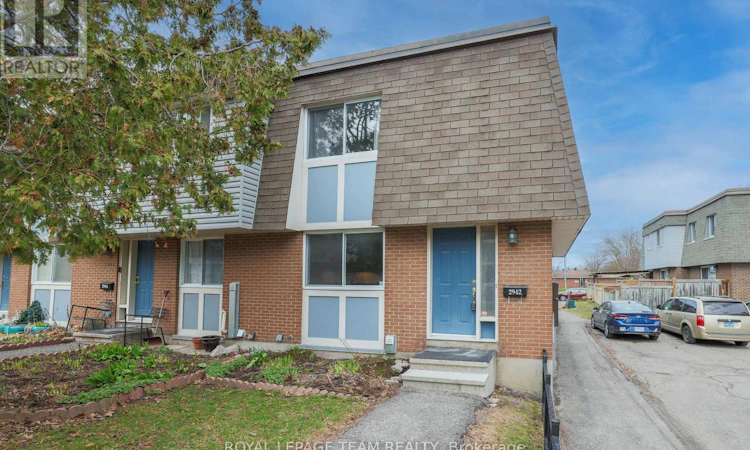 2942 Fairlea Crescent