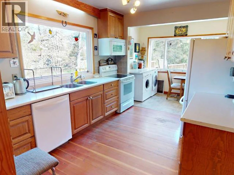 5394 Manson Avenue, Powell River, BC, V8A 3P4 - 14