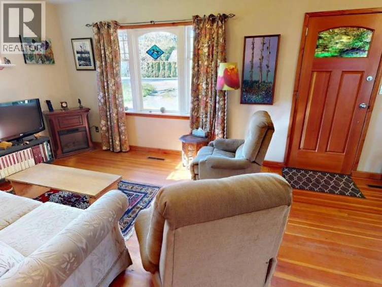 5394 Manson Avenue, Powell River, BC, V8A 3P4 - 11